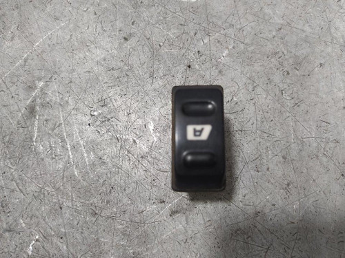  MANDO ELEVALUNAS DELANTERO DERECHO Citroen XSARA BERLINA 