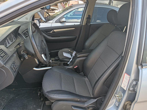 MERCEDES-BENZ CLASE B (BM 245) — vehículo donante para recambios 