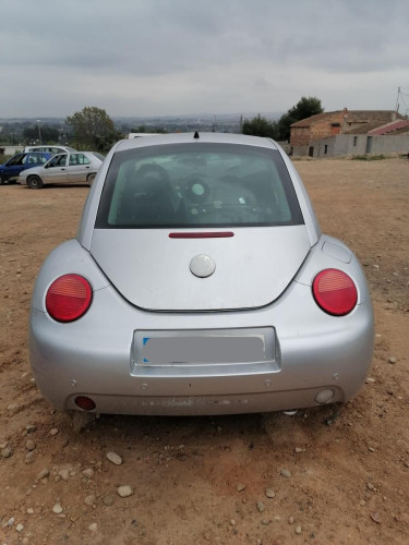 VOLKSWAGEN NEW BEETLE BERLINA (9C1/1C1) — vehículo donante para recambios 