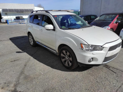 MITSUBISHI OUTLANDER (CW0)
