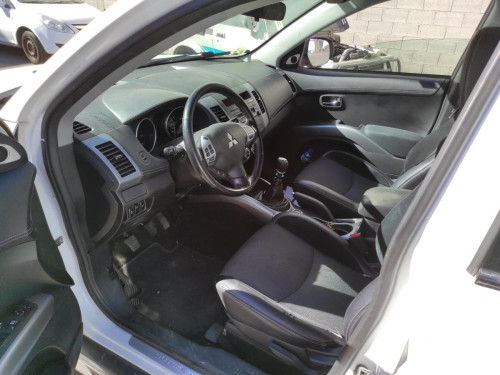MITSUBISHI OUTLANDER (CW0) — vehículo donante para recambios 