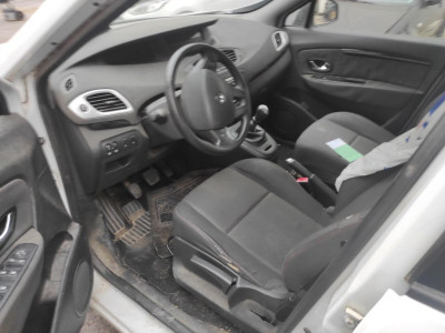 RENAULT SCENIC III (JZ)