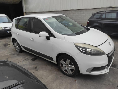 RENAULT SCENIC III (JZ) — vehículo donante para recambios 