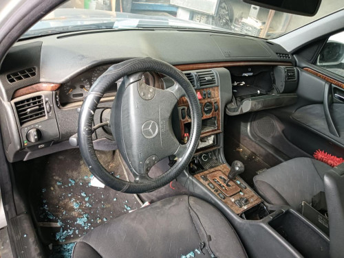MERCEDES-BENZ CLASE E (BM 210) BERLINA — автомобиль-донор на запчасти 