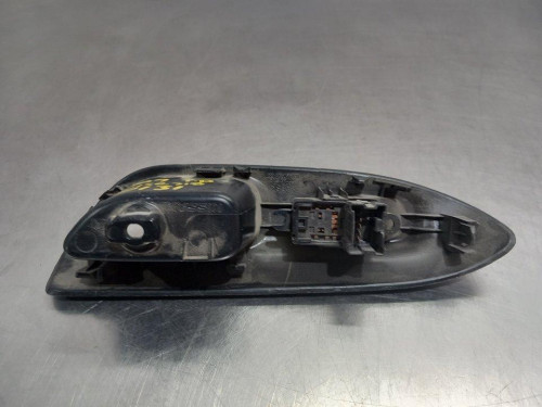  MANDO ELEVALUNAS TRASERO DERECHO Nissan JUKE (F15E) 