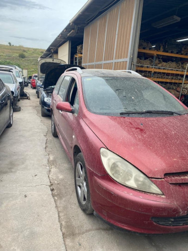 PEUGEOT 307 BREAK / SW (S1)(04.2002) — vehículo donante para recambios 