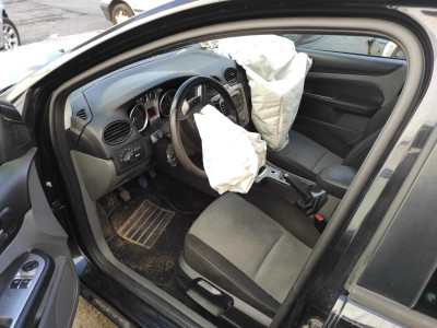 FORD FOCUS BERLINA (CB4)