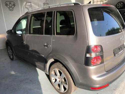 VOLKSWAGEN TOURAN (1T2) de segunda mano