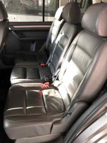 VOLKSWAGEN TOURAN (1T2) de segunda mano