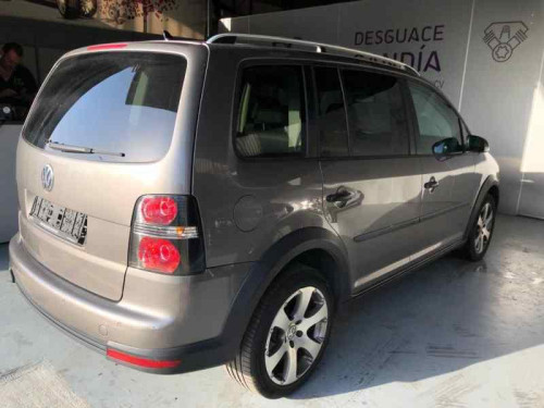 VOLKSWAGEN TOURAN (1T2) de segunda mano