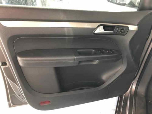 VOLKSWAGEN TOURAN (1T2) de segunda mano