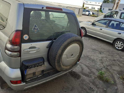 TOYOTA LAND CRUISER (J12)