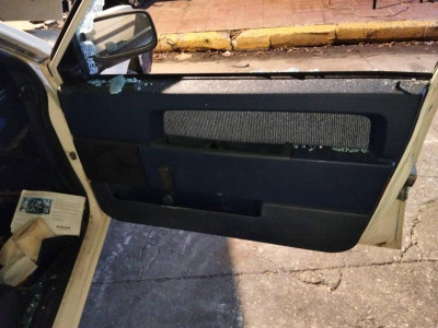 GUARNECIDO PUERTA DELANTERA DERECHA