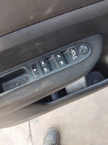MANDO ELEVALUNAS DELANTERO IZQUIERDO Peugeot 307 Break/ SW (S2)(06.2005->) Peugeot 307 Break/ SW (S2)(06.2005->) 