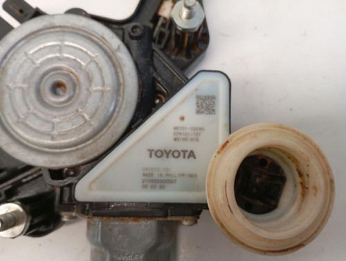 ELEVALUNAS DELANTERO DERECHO Toyota COROLLA (E21) 
