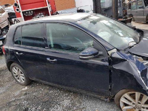 VOLKSWAGEN GOLF VI (5K1)(10.2008) — vehículo donante para recambios 