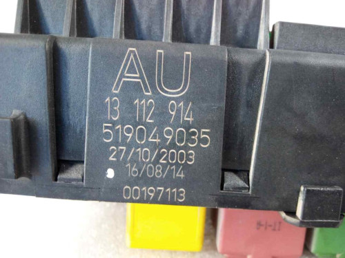  CAJA RELES / FUSIBLES 