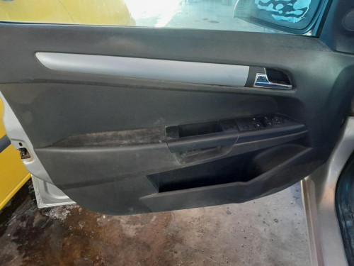  OPEL ASTRA H BERLINA 
