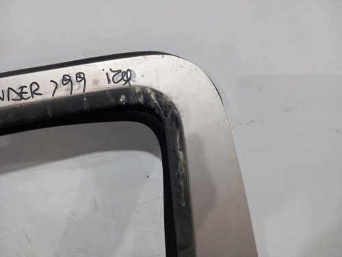  PUERTA DELANTERA IZQUIERDA 