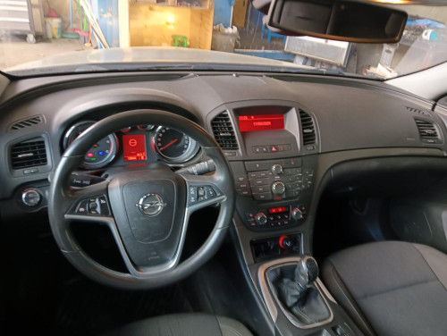 OPEL INSIGNIA BERLINA — vehículo donante para recambios 