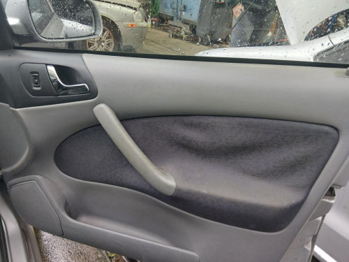 SKODA OCTAVIA BERLINA (1U2) — vehículo donante para recambios 