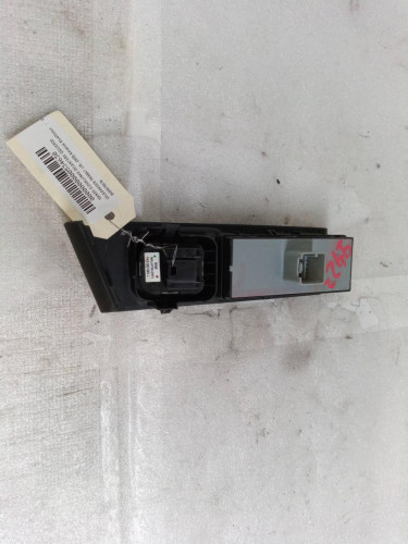 MANDO ELEVALUNAS DELANTERO IZQUIERDO Volkswagen PASSAT BERLINA (362) 