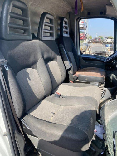 IVECO DAILY FURGÓN — vehículo donante para recambios 