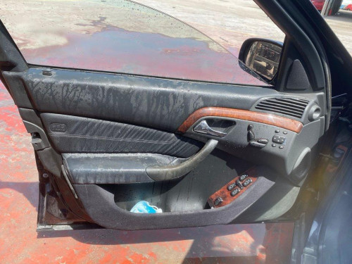  MERCEDES-BENZ CLASE S (BM 220) BERLINA 