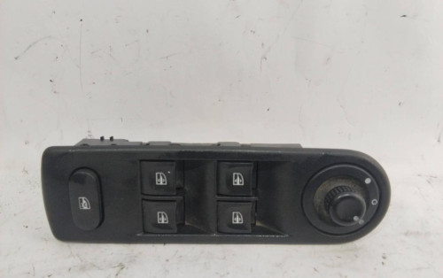 MANDO ELEVALUNAS DELANTERO IZQUIERDO RENAULT CAPTUR I 