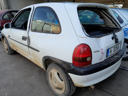  OPEL CORSA B 