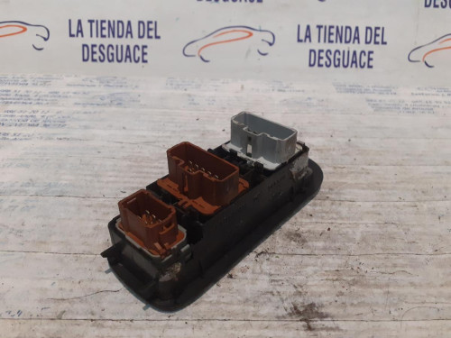  MANDO ELEVALUNAS DELANTERO IZQUIERDO 