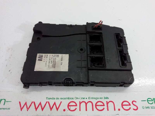 CAJA RELES / FUSIBLES Renault MEGANE II BERLINA 5P 