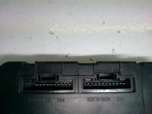 CAJA RELES / FUSIBLES Renault MEGANE II BERLINA 5P 