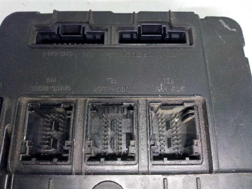 CAJA RELES / FUSIBLES Renault MEGANE II BERLINA 5P 