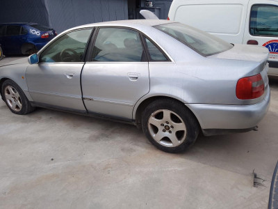 AUDI A4 BERLINA (B5)