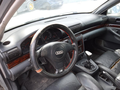 AUDI A4 BERLINA (B5)