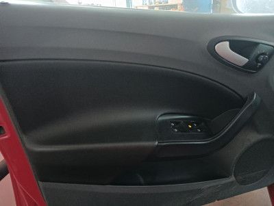 SEAT IBIZA BERLINA (6J5)