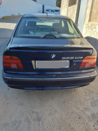 BMW SERIE 5 BERLINA (E39) — автомобиль-донор на запчасти 
