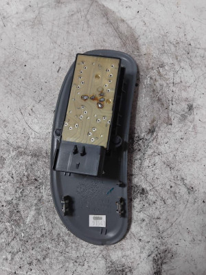 MANDO ELEVALUNAS DELANTERO IZQUIERDO Chrysler Voyager (RG)(2001->)