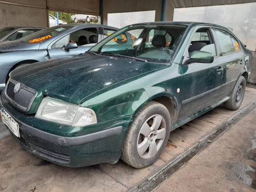  SKODA OCTAVIA BERLINA (1U2) 
