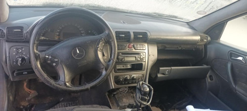  MERCEDES-BENZ CLASE C (BM 203) BERLINA 