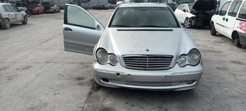  MERCEDES-BENZ CLASE C (BM 203) BERLINA 