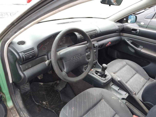 AUDI A4 BERLINA (B5) — автомобиль-донор на запчасти 