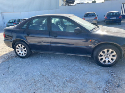 AUDI A4 BERLINA (B5)