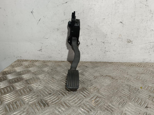  PEDAL ACELERADOR 