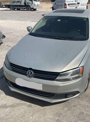 VOLKSWAGEN JETTA VI (163)