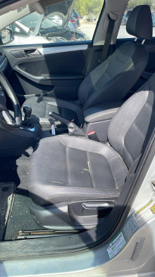 VOLKSWAGEN JETTA VI (163)