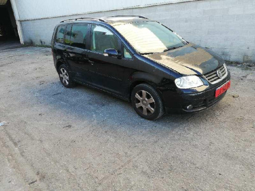 VOLKSWAGEN TOURAN (1T1) — vehículo donante para recambios 