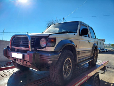 MITSUBISHI MONTERO (V20/V40)