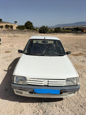 PEUGEOT 205 BERLINA